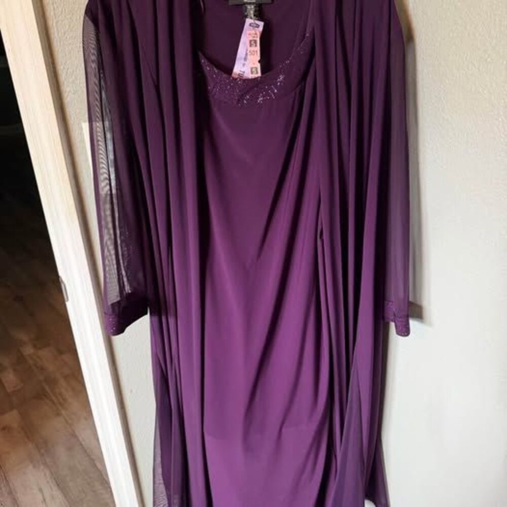 Beautiful mother of the bride/groom dress, which is what I used it for